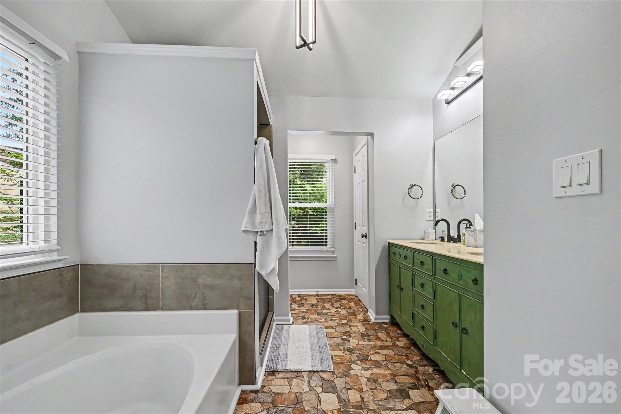 7602 Wynstone Ridge Circle — Huntersville