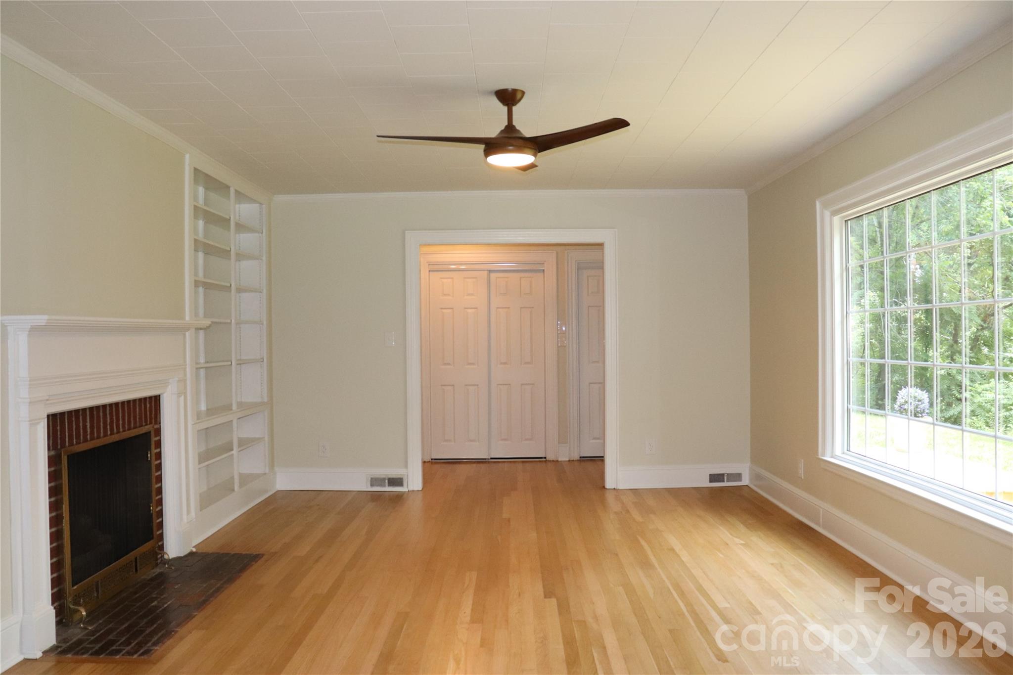 415 High Circle NW — Lenoir