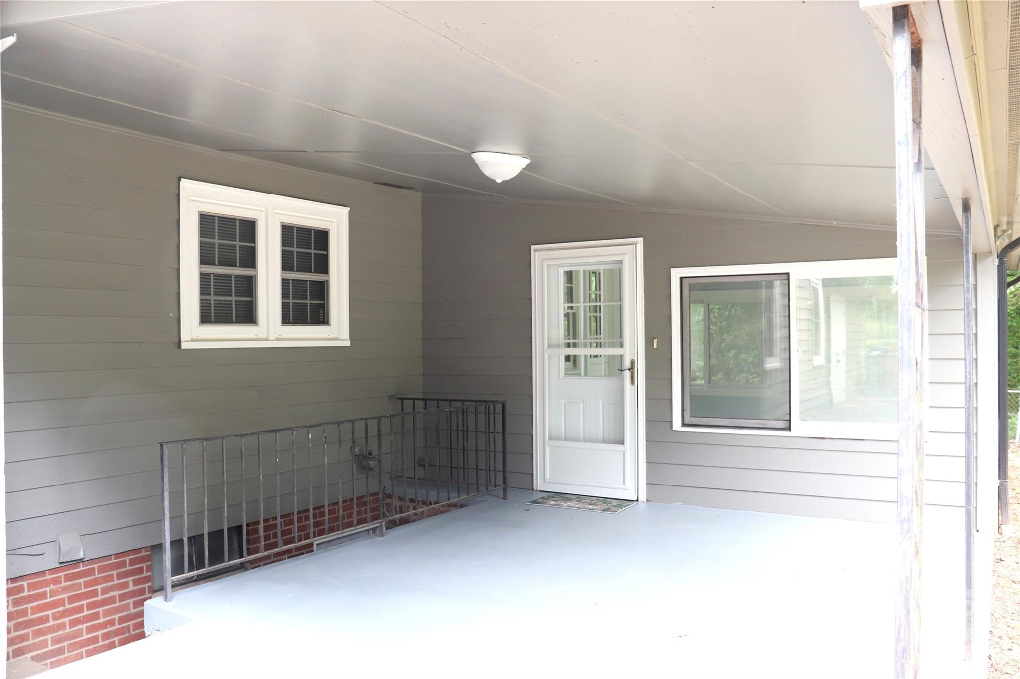 415 High Circle NW — Lenoir