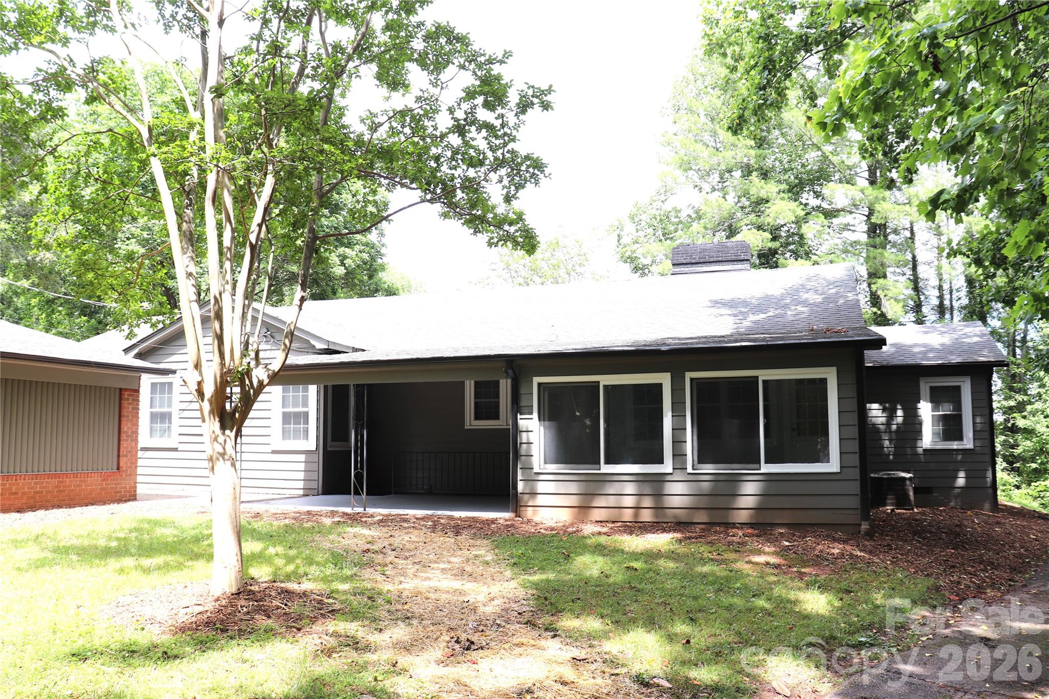 415 High Circle NW — Lenoir