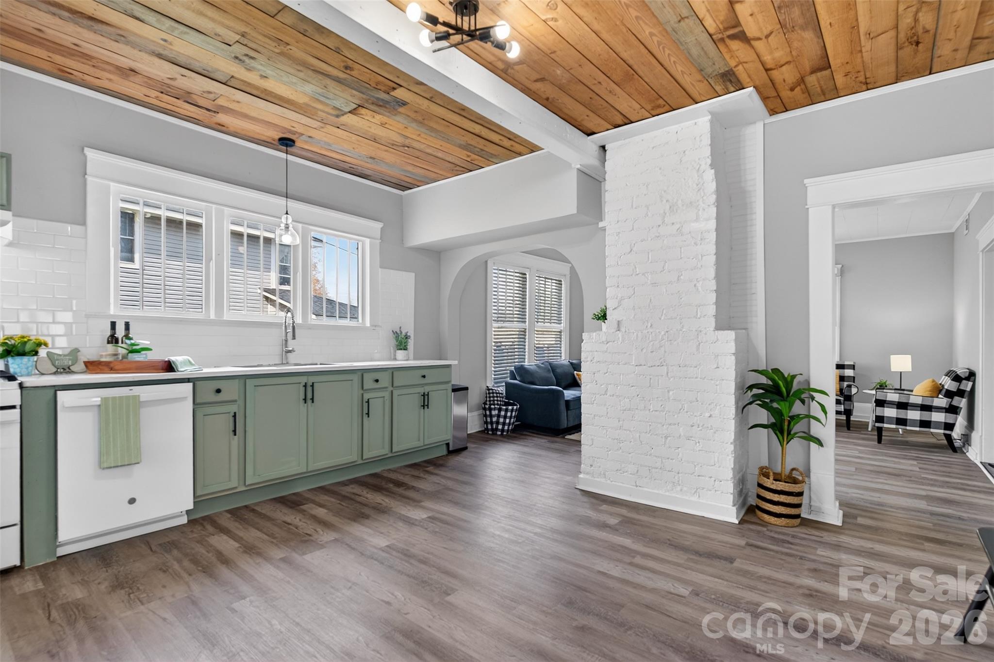 610 Westside Drive — Lexington