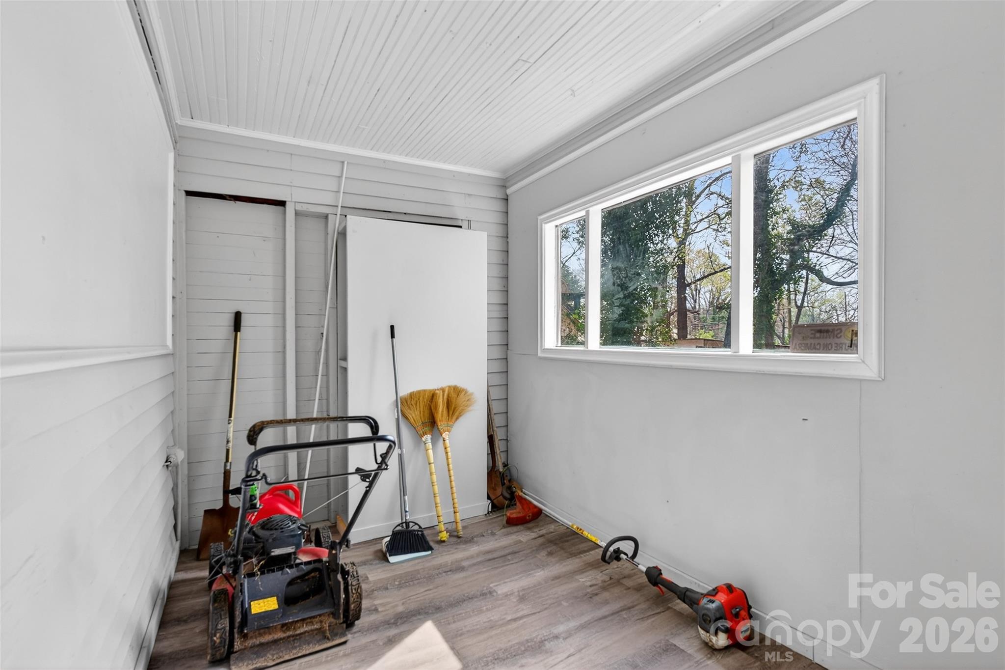 610 Westside Drive — Lexington