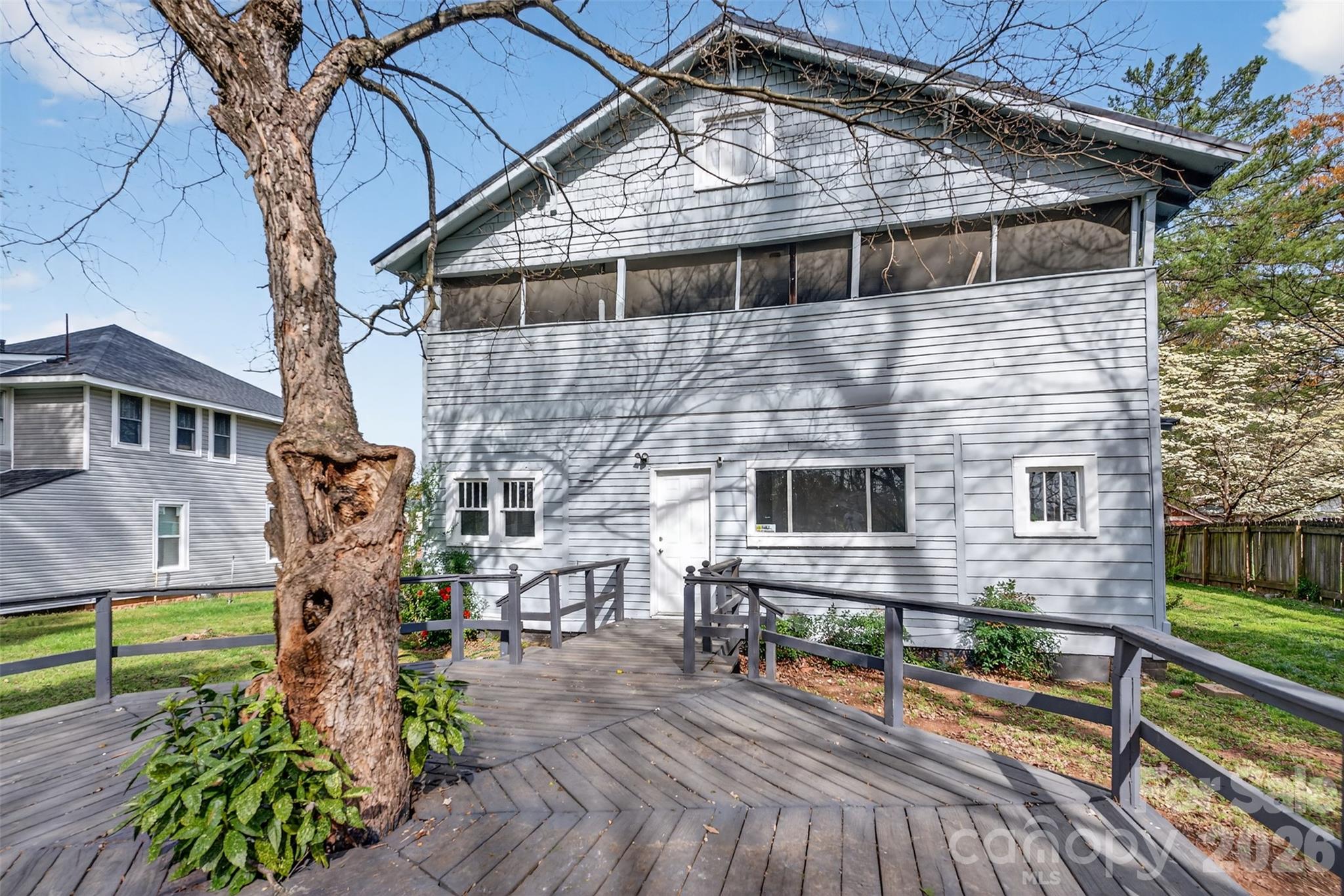 610 Westside Drive — Lexington