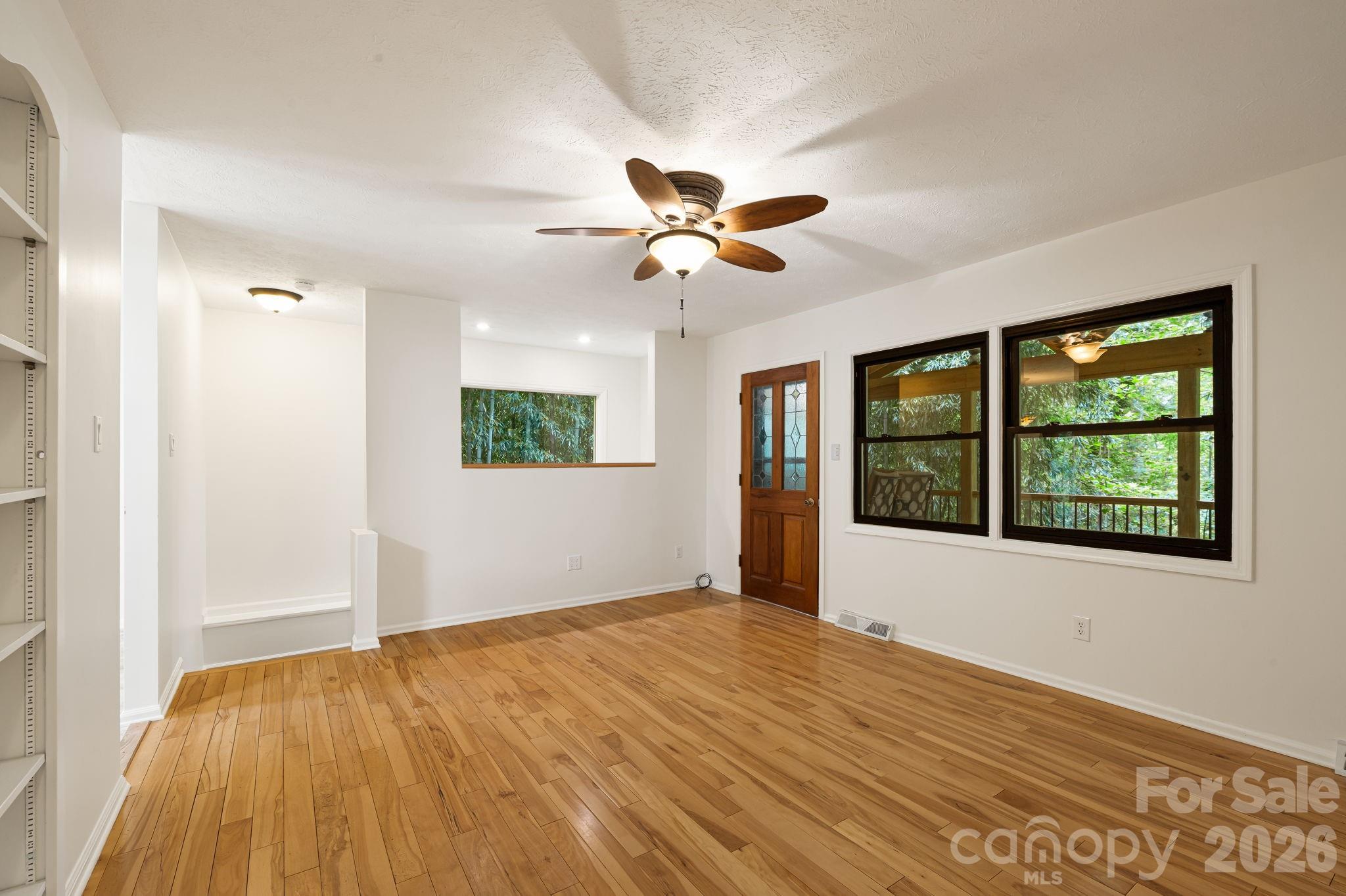 10 Botany View Court — Asheville