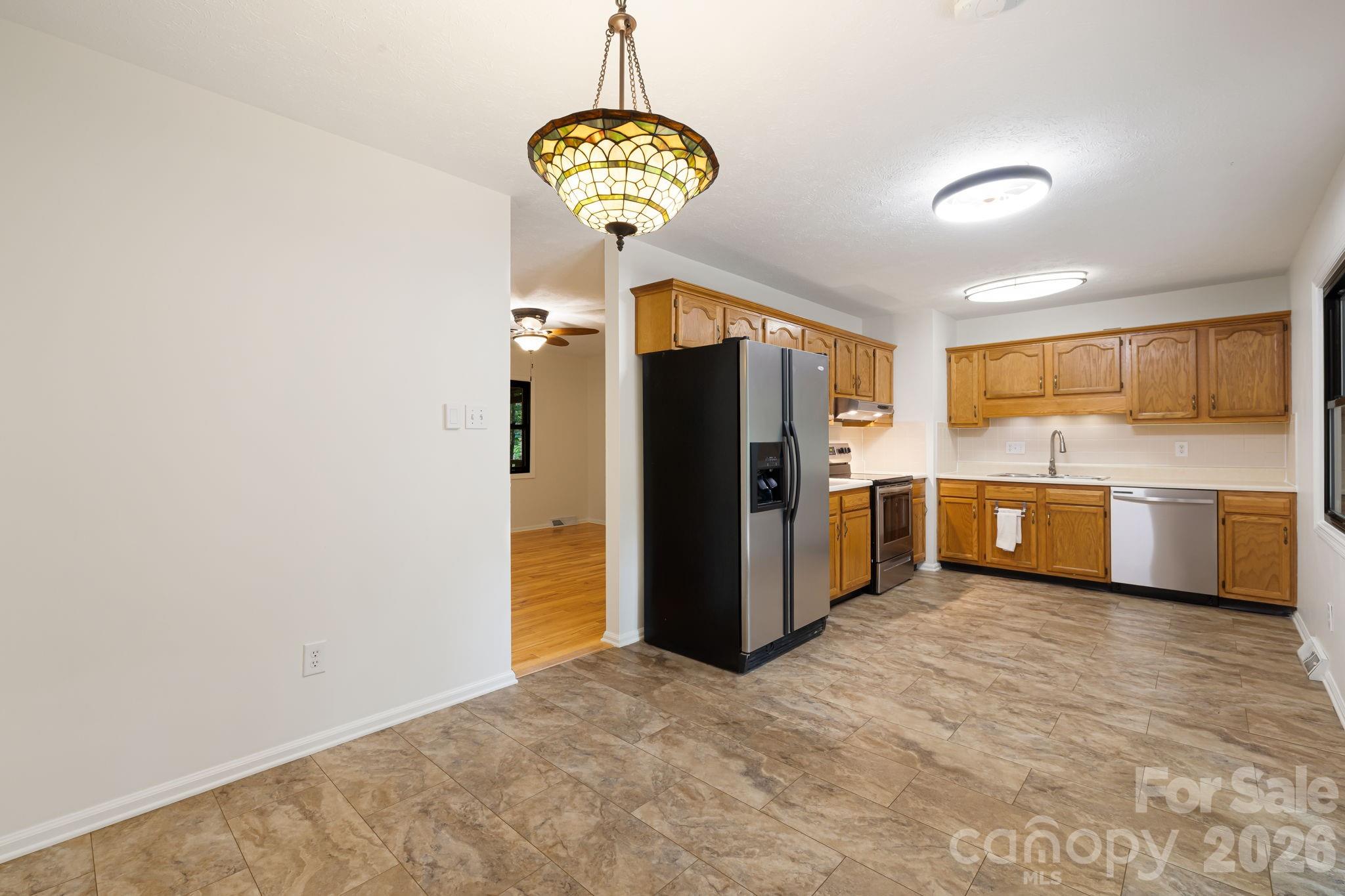10 Botany View Court — Asheville