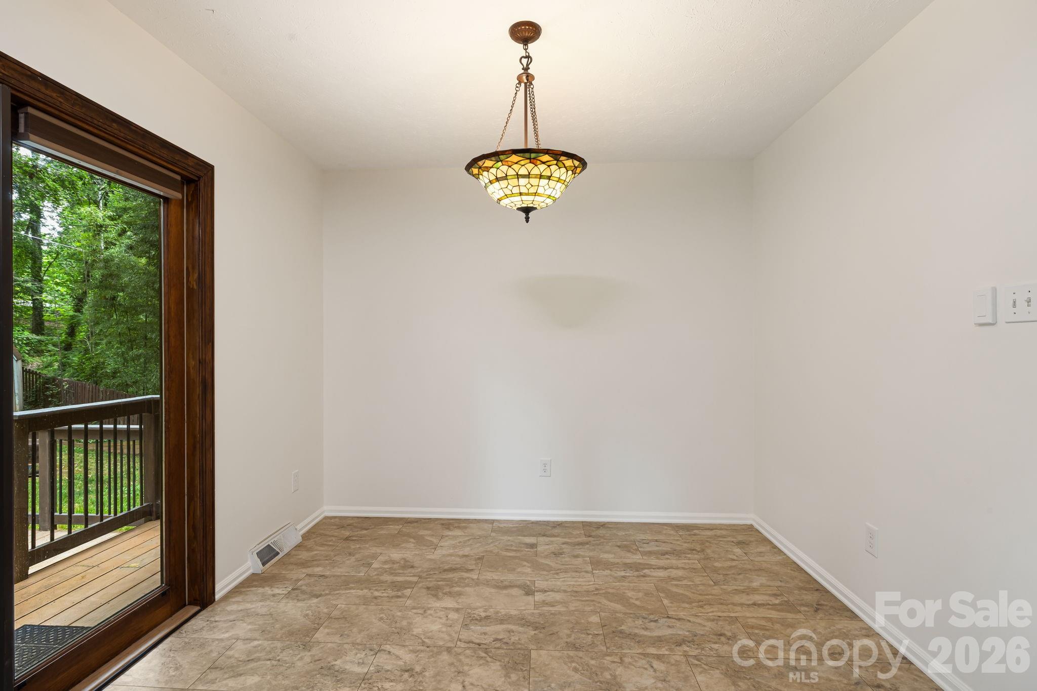 10 Botany View Court — Asheville