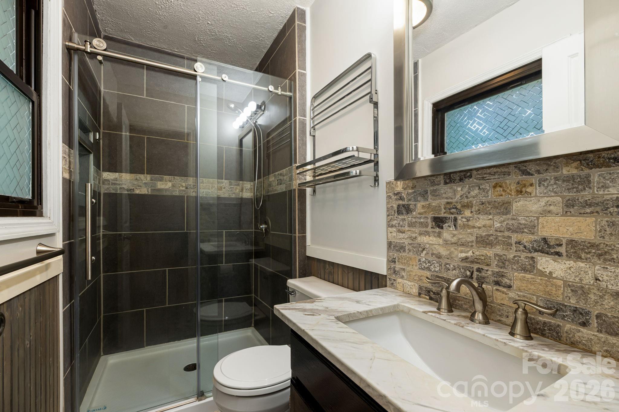 10 Botany View Court — Asheville