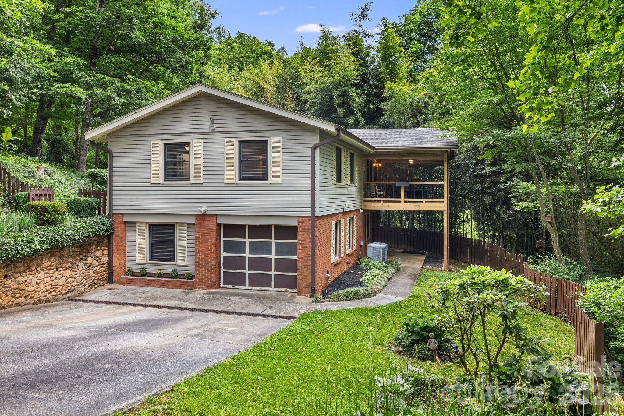10 Botany View Court — Asheville