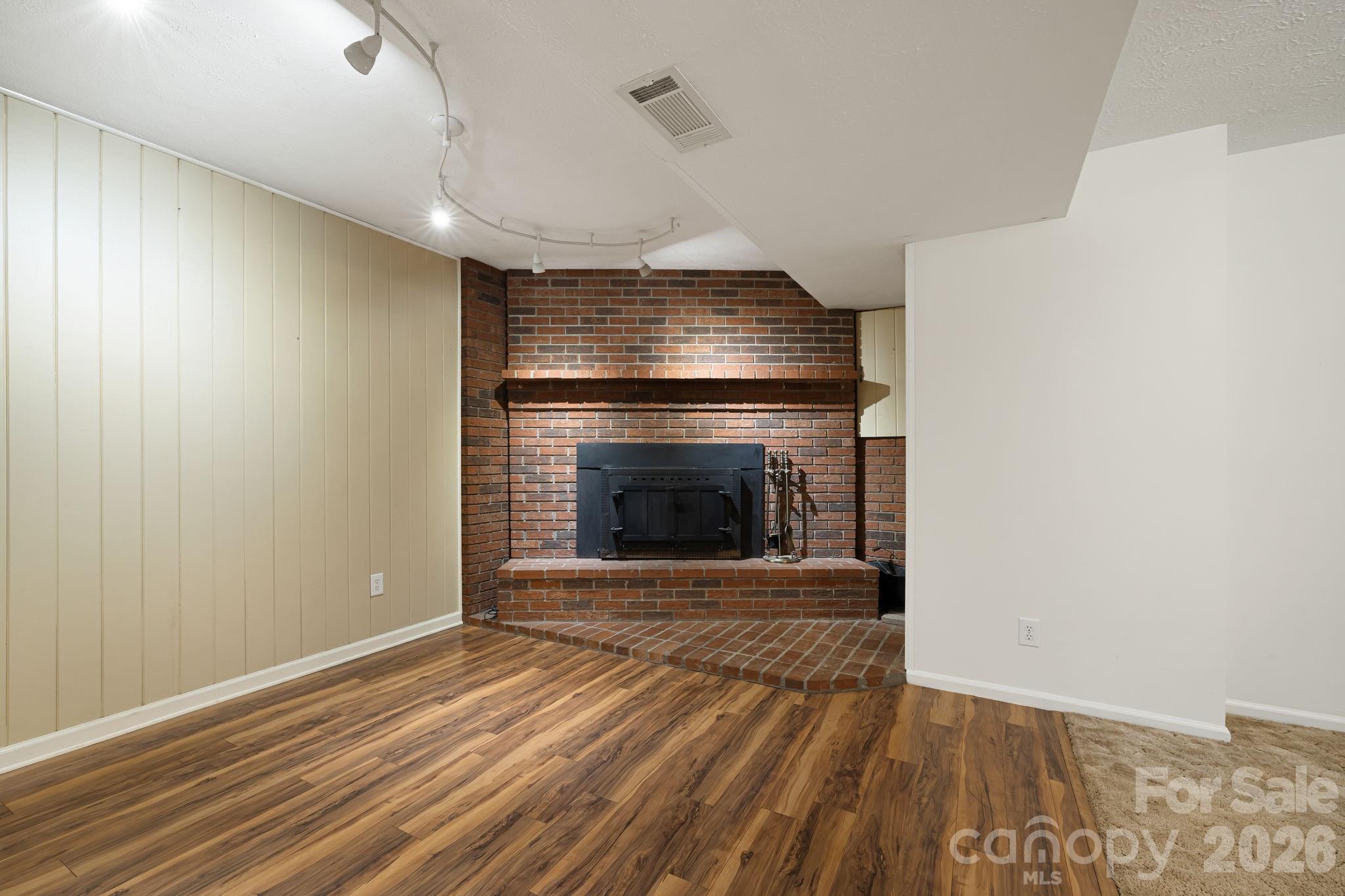 10 Botany View Court — Asheville