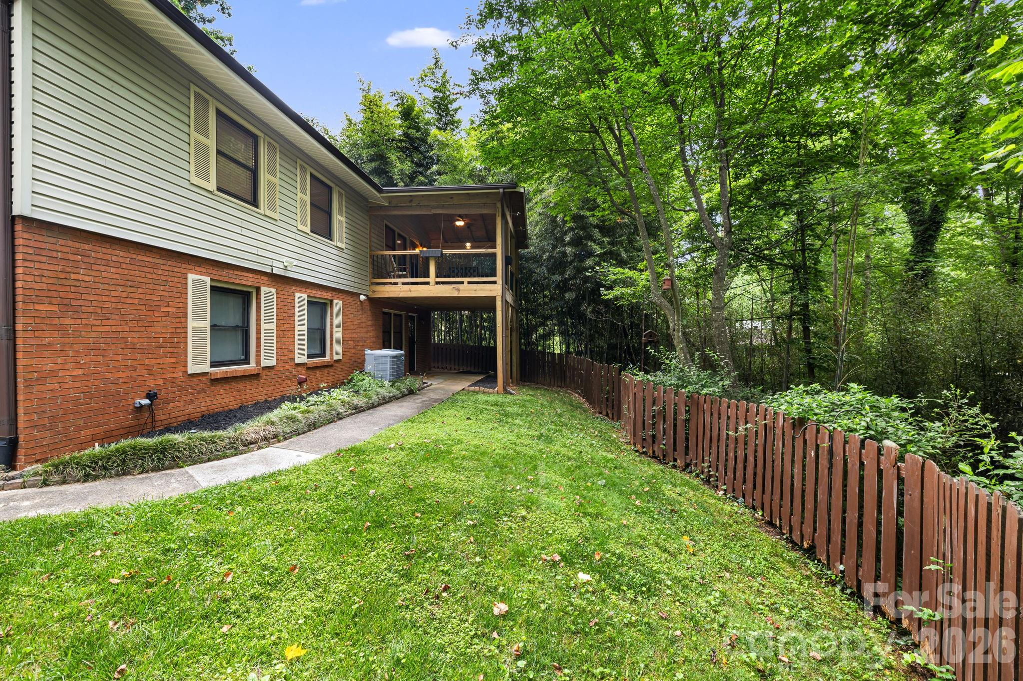 10 Botany View Court — Asheville