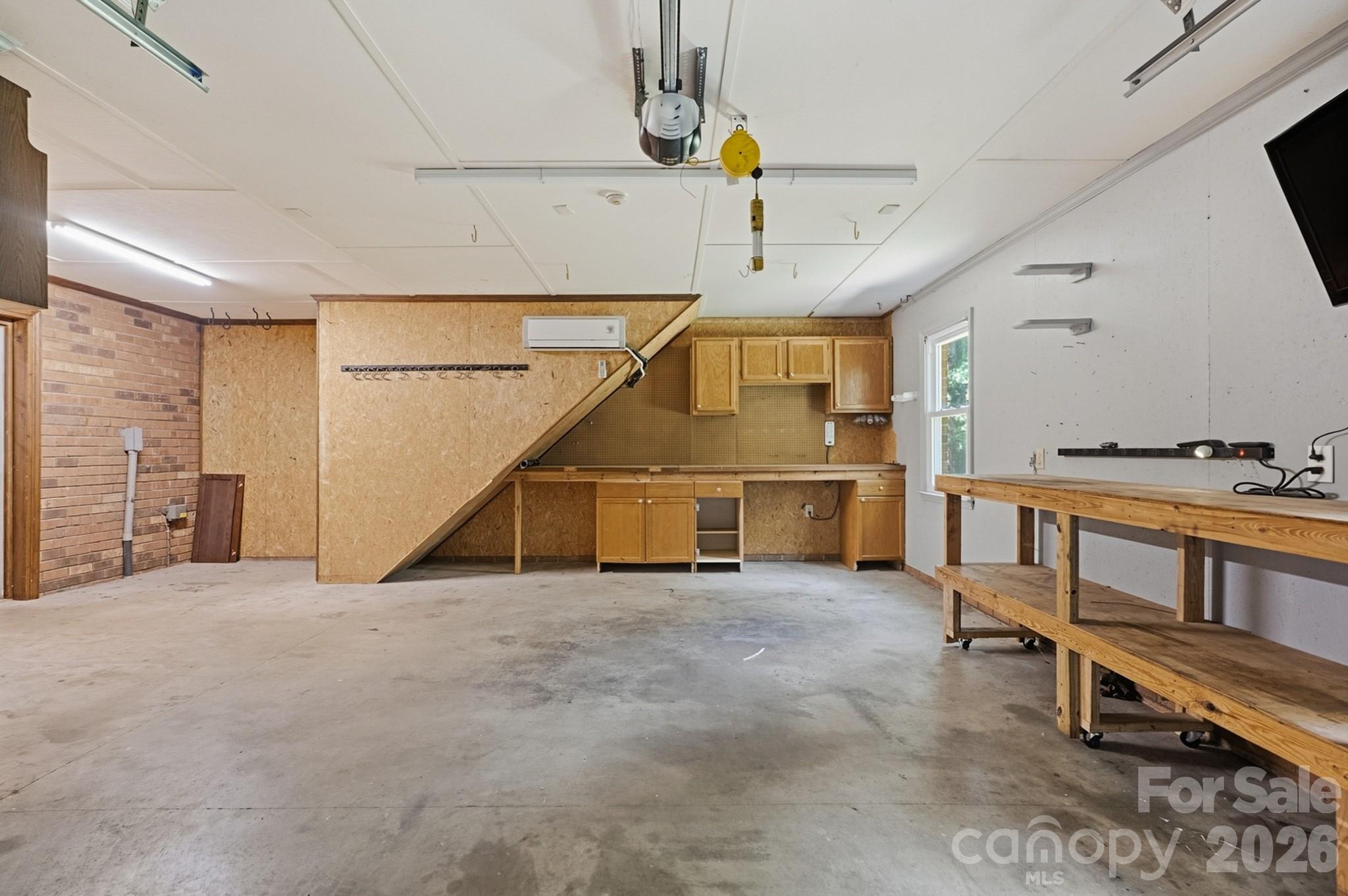 1307 Bennington Drive NW — Concord