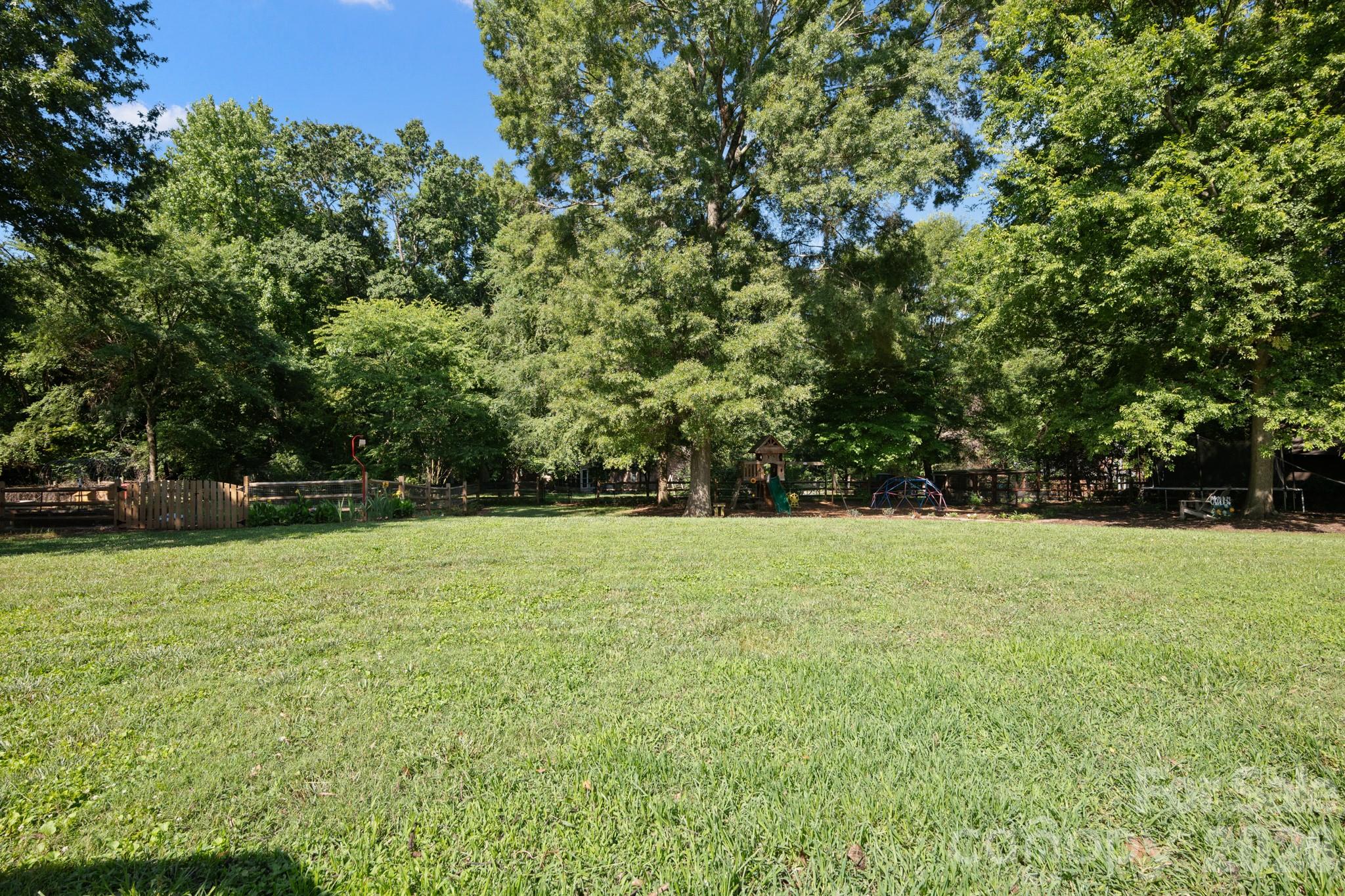 1307 Bennington Drive NW — Concord