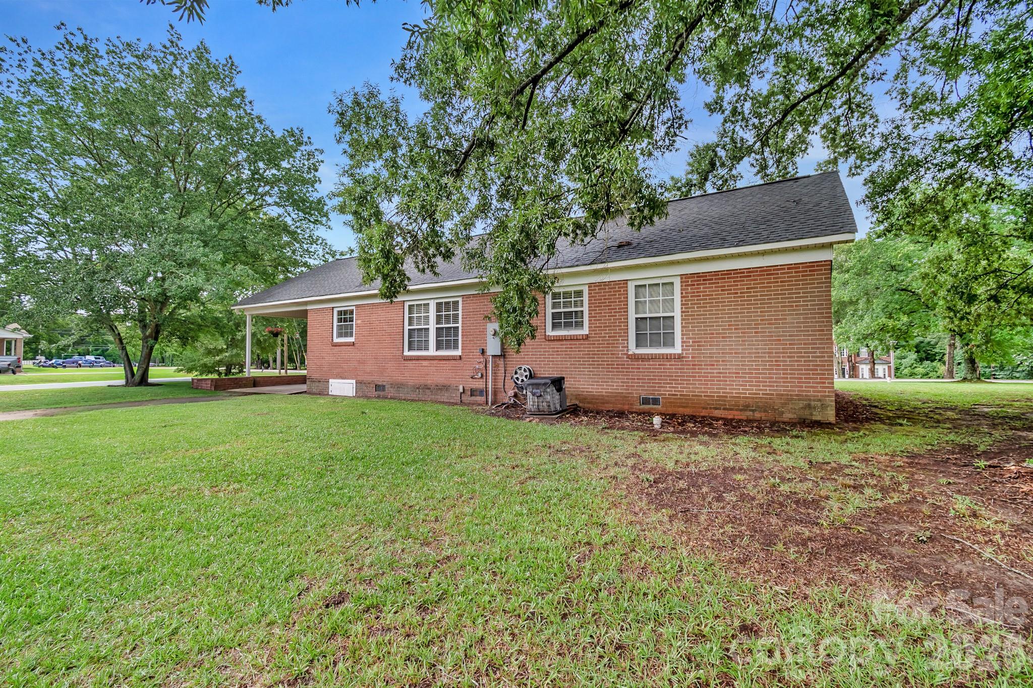 2795 Cane Mill Road — Lancaster
