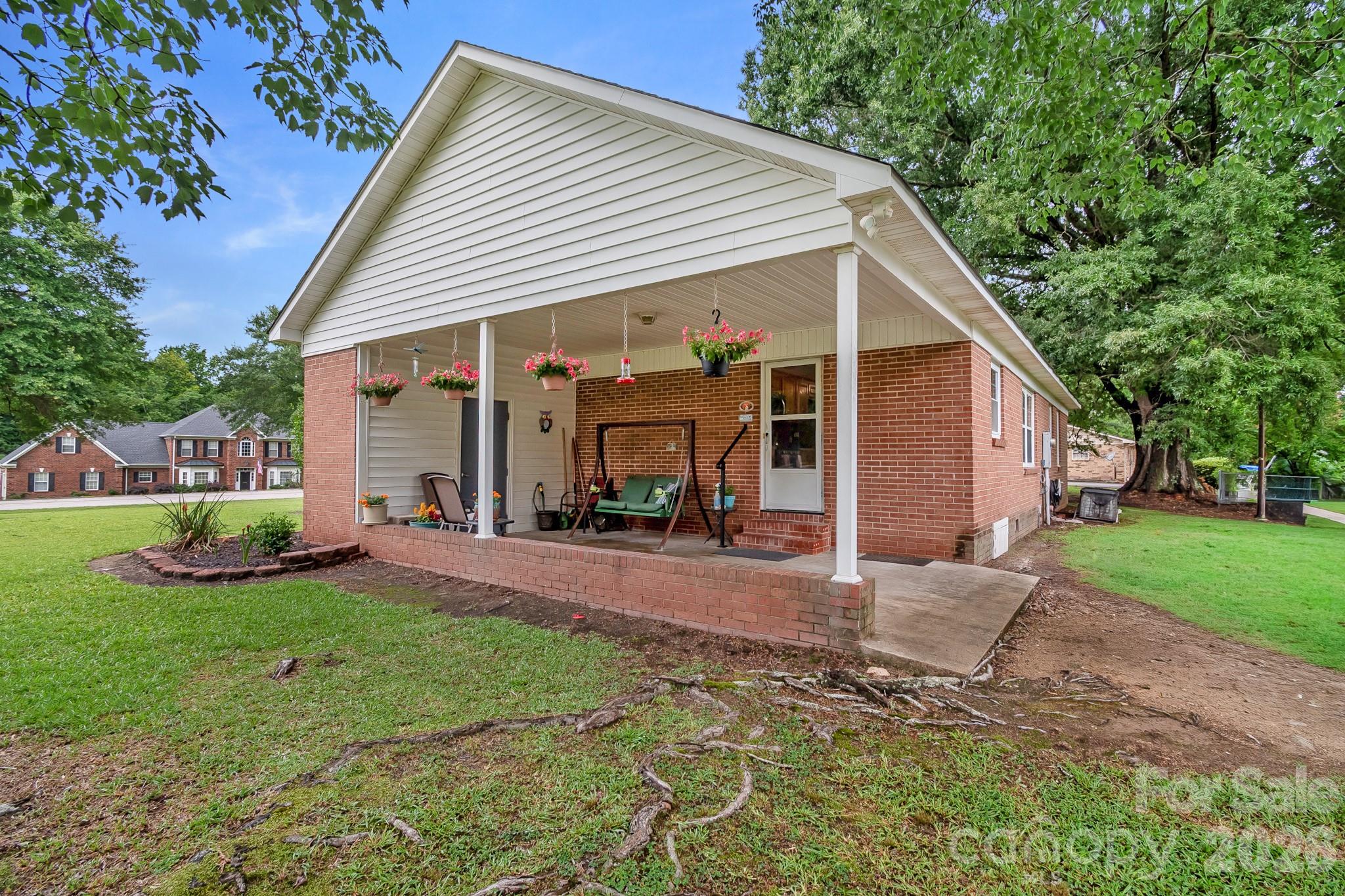 2795 Cane Mill Road — Lancaster