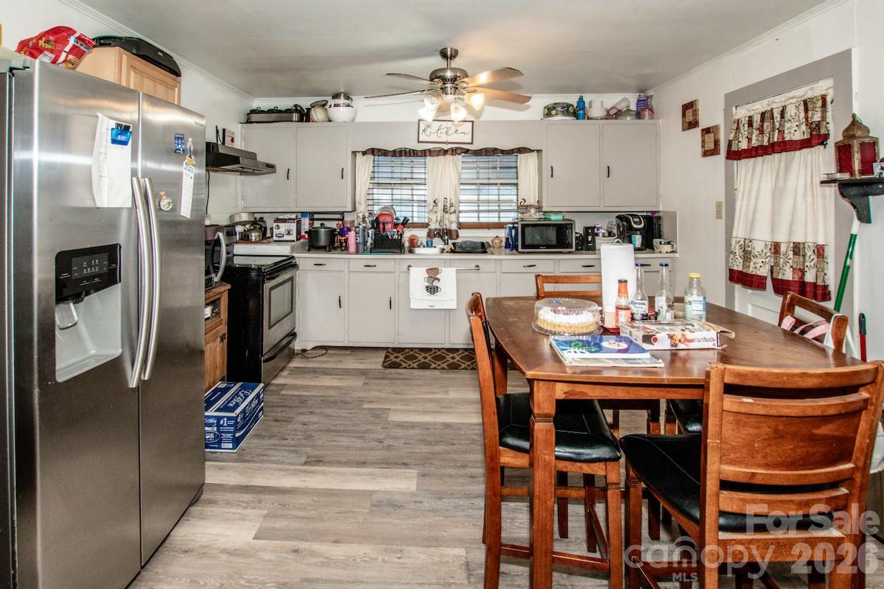 229 E Mcneely Avenue — Mooresville