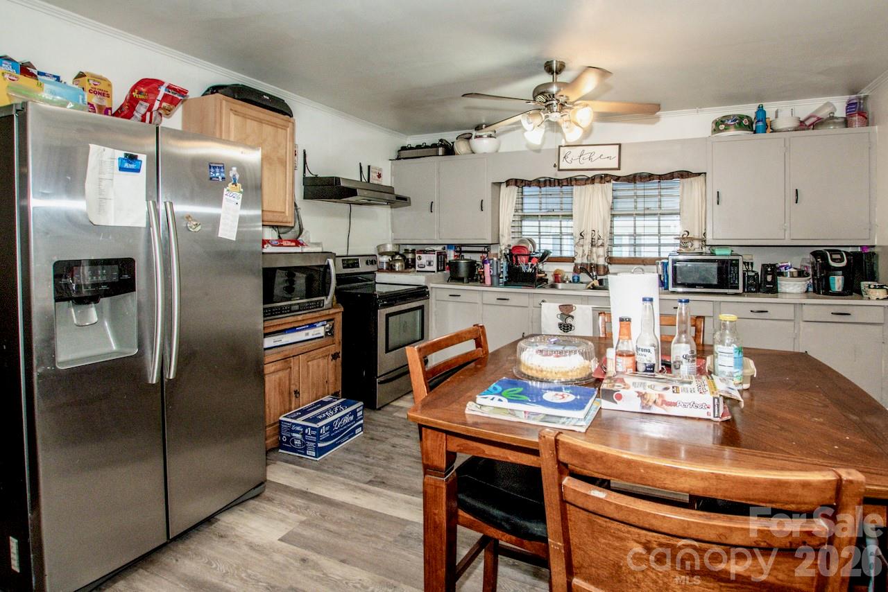 229 E Mcneely Avenue — Mooresville
