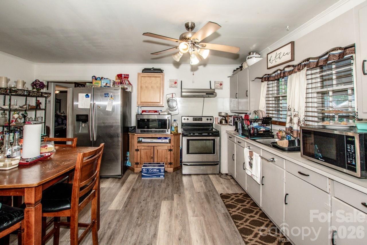 229 E Mcneely Avenue — Mooresville