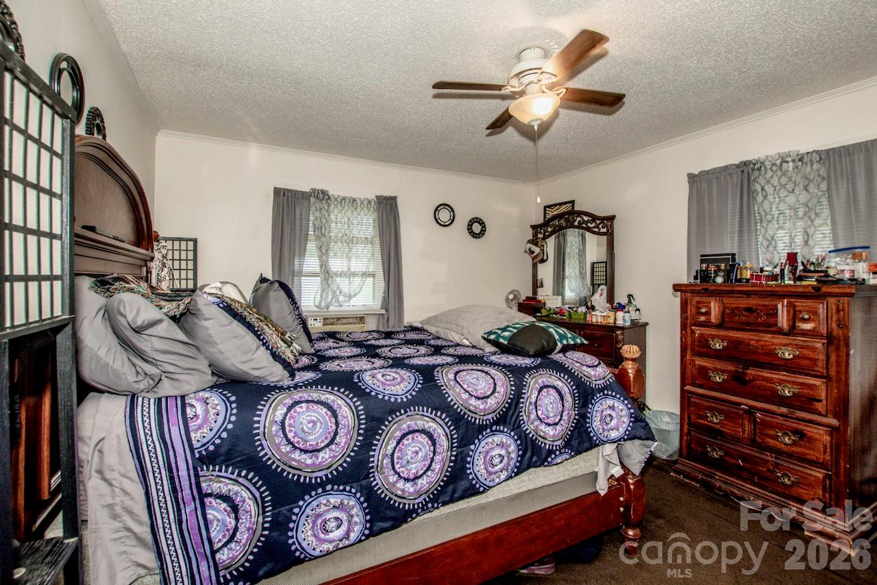 229 E Mcneely Avenue — Mooresville