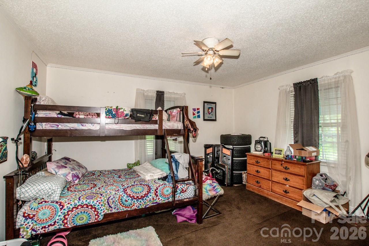 229 E Mcneely Avenue — Mooresville
