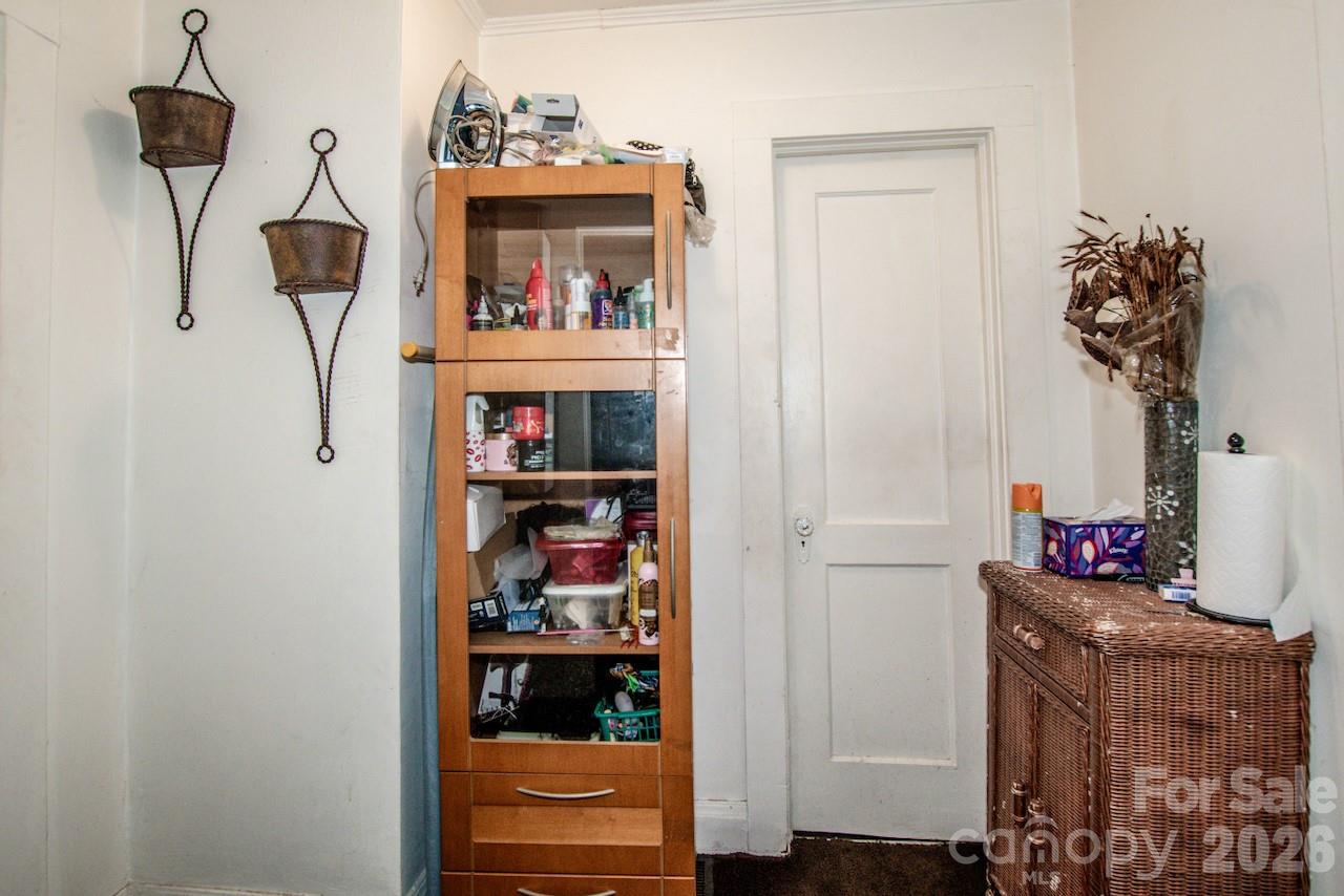 229 E Mcneely Avenue — Mooresville