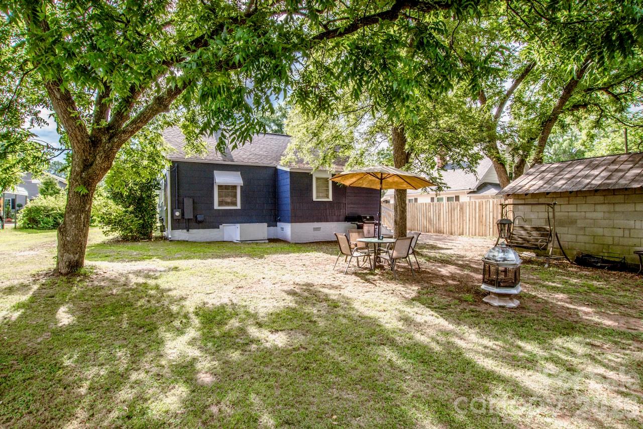229 E Mcneely Avenue — Mooresville