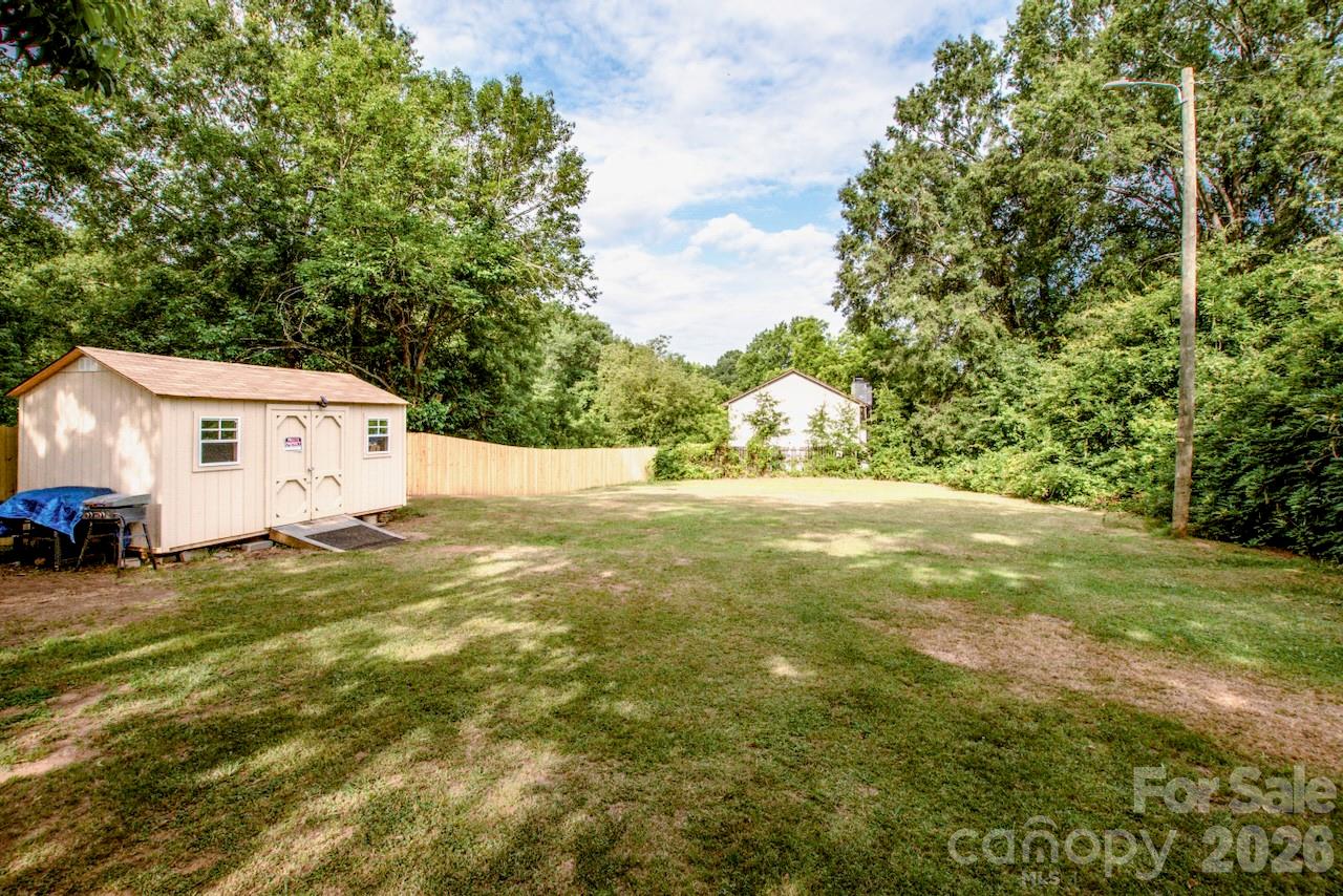 229 E Mcneely Avenue — Mooresville