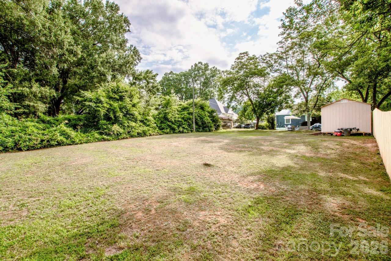 229 E Mcneely Avenue — Mooresville
