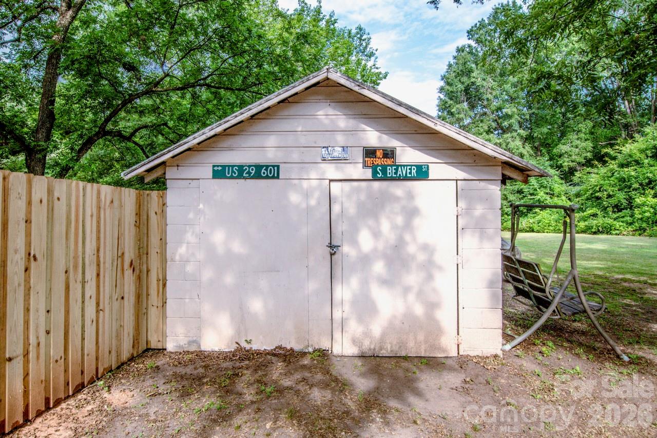 229 E Mcneely Avenue — Mooresville