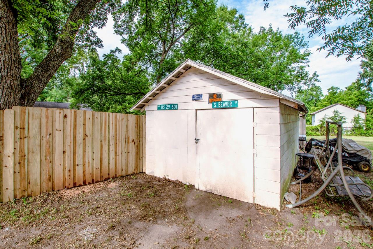 229 E Mcneely Avenue — Mooresville