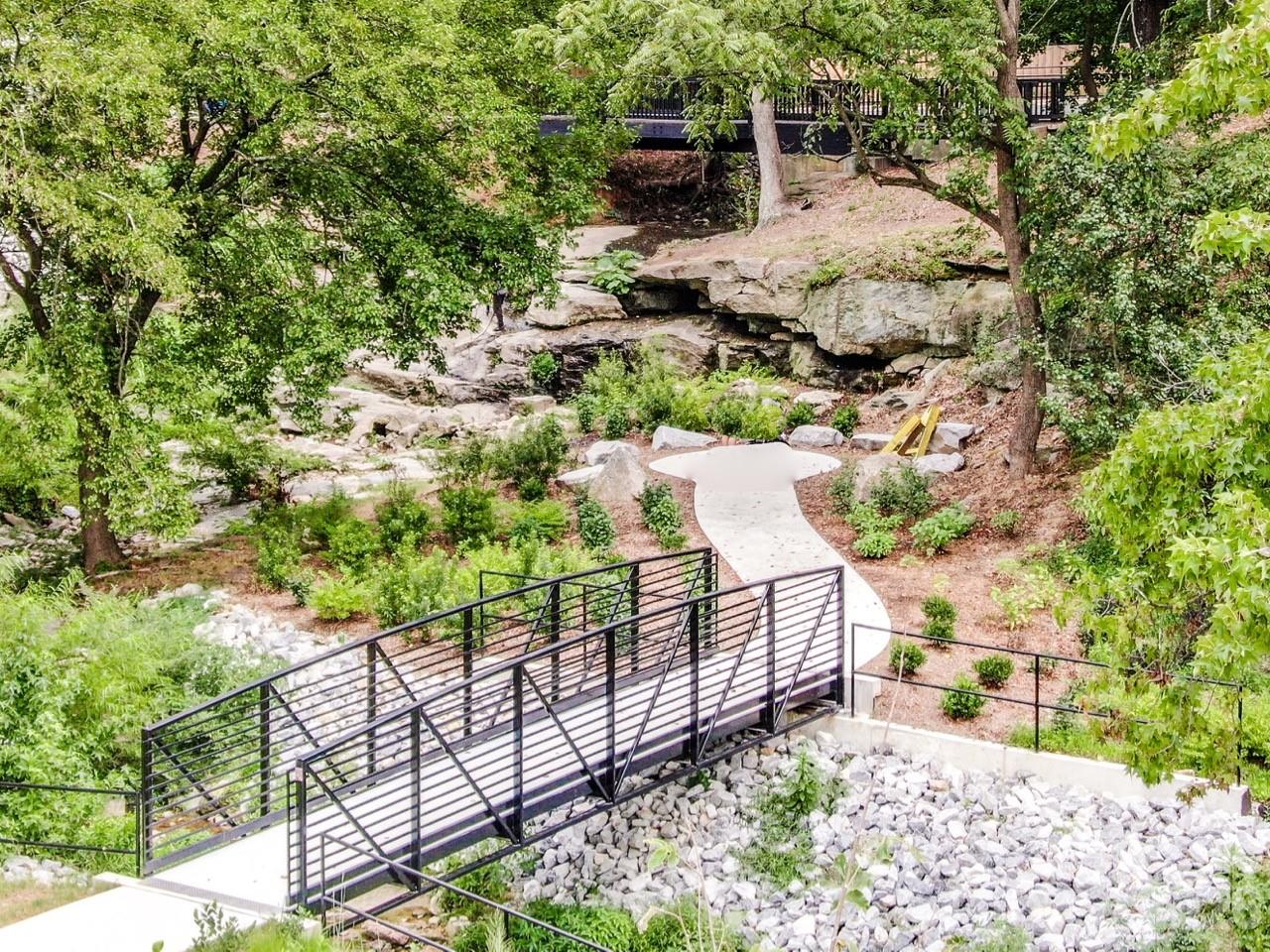 229 E Mcneely Avenue — Mooresville