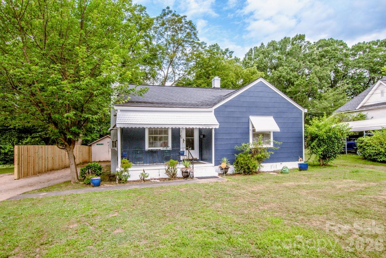 229 E Mcneely Avenue — Mooresville
