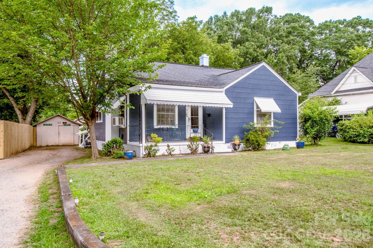 229 E Mcneely Avenue — Mooresville