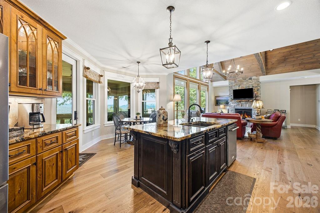 48 S Mountain Morning Lane — Hendersonville