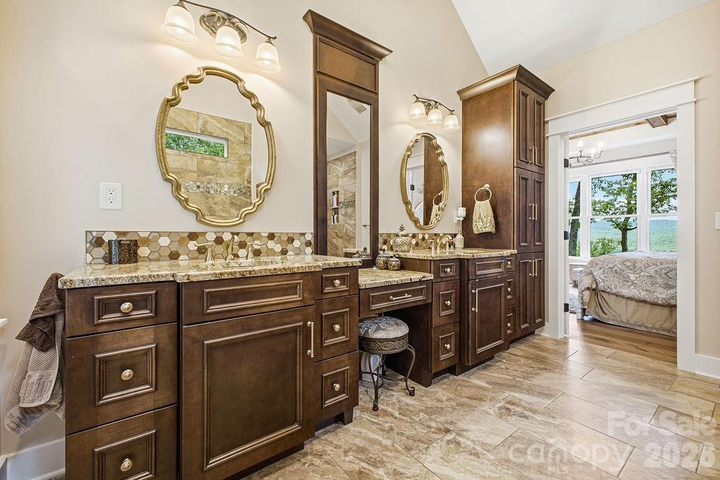 48 S Mountain Morning Lane — Hendersonville