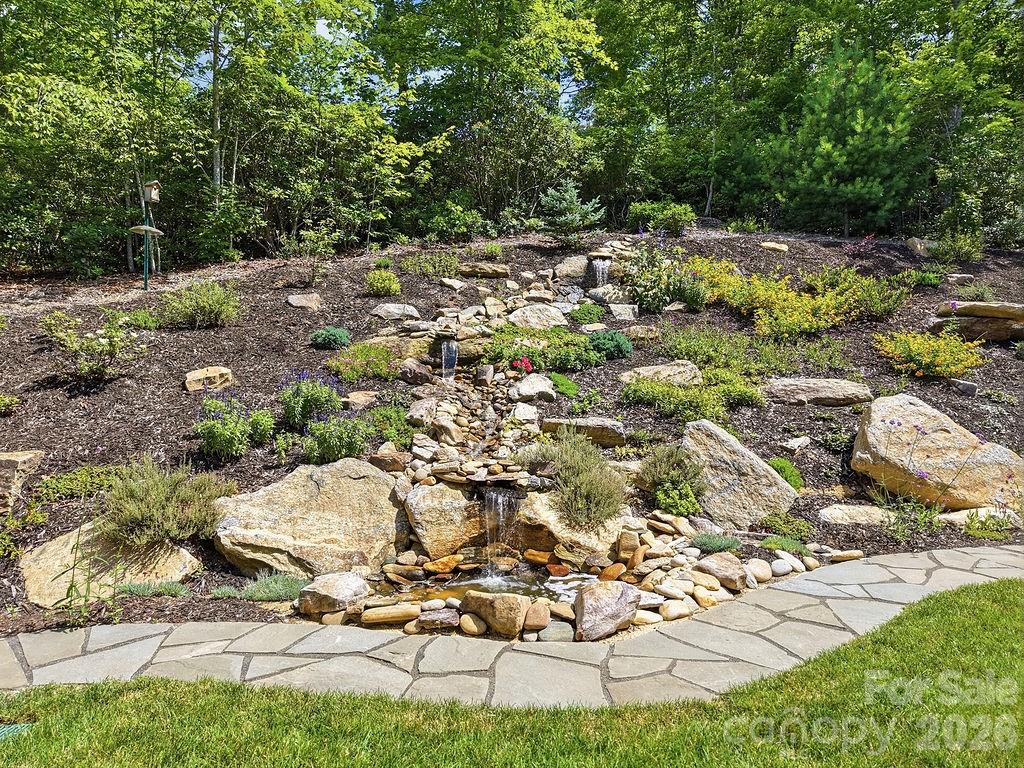 48 S Mountain Morning Lane — Hendersonville