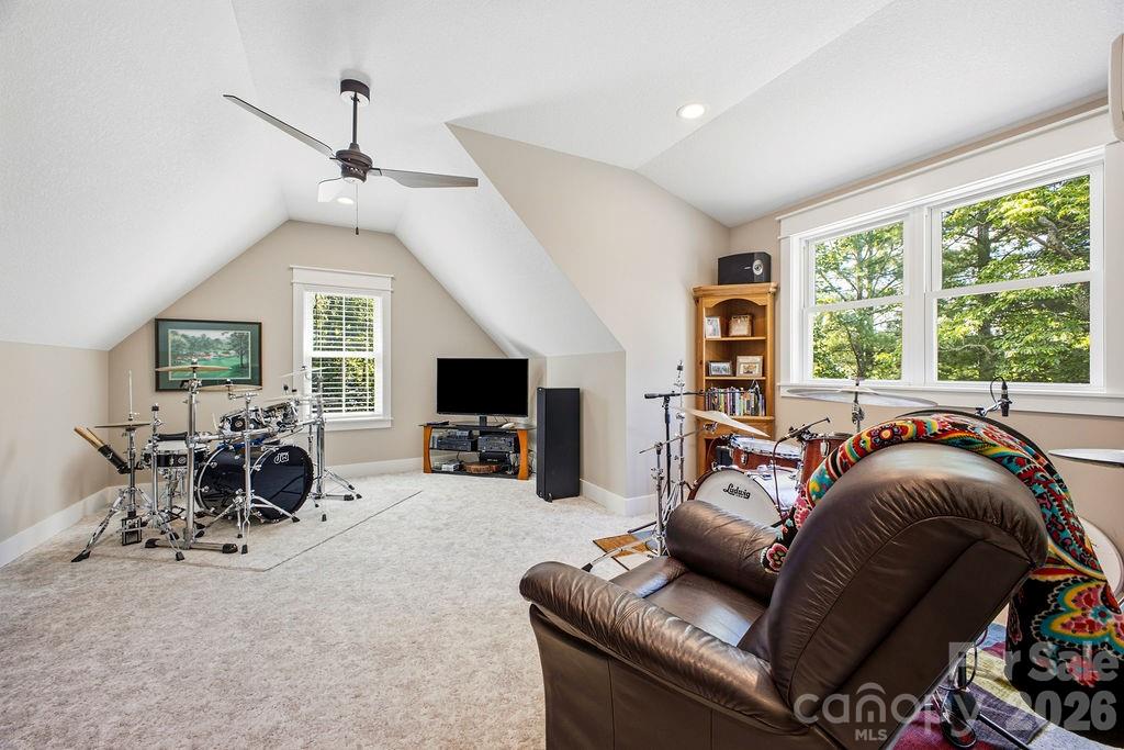 48 S Mountain Morning Lane — Hendersonville