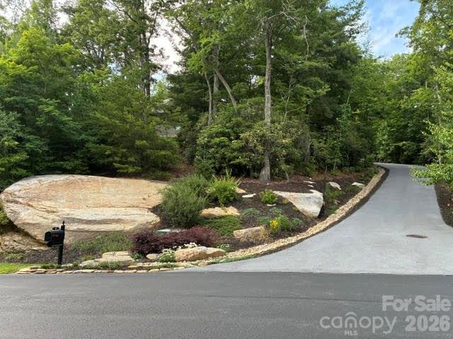 48 S Mountain Morning Lane — Hendersonville