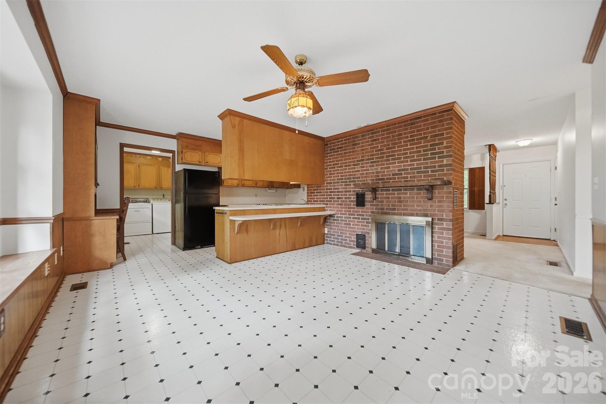 3315 23rd Street NE — Hickory