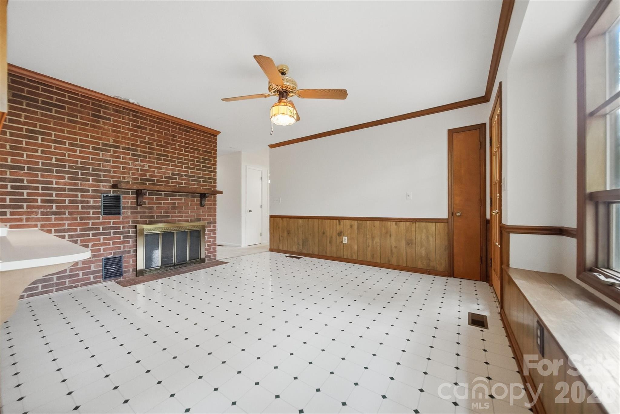 3315 23rd Street NE — Hickory