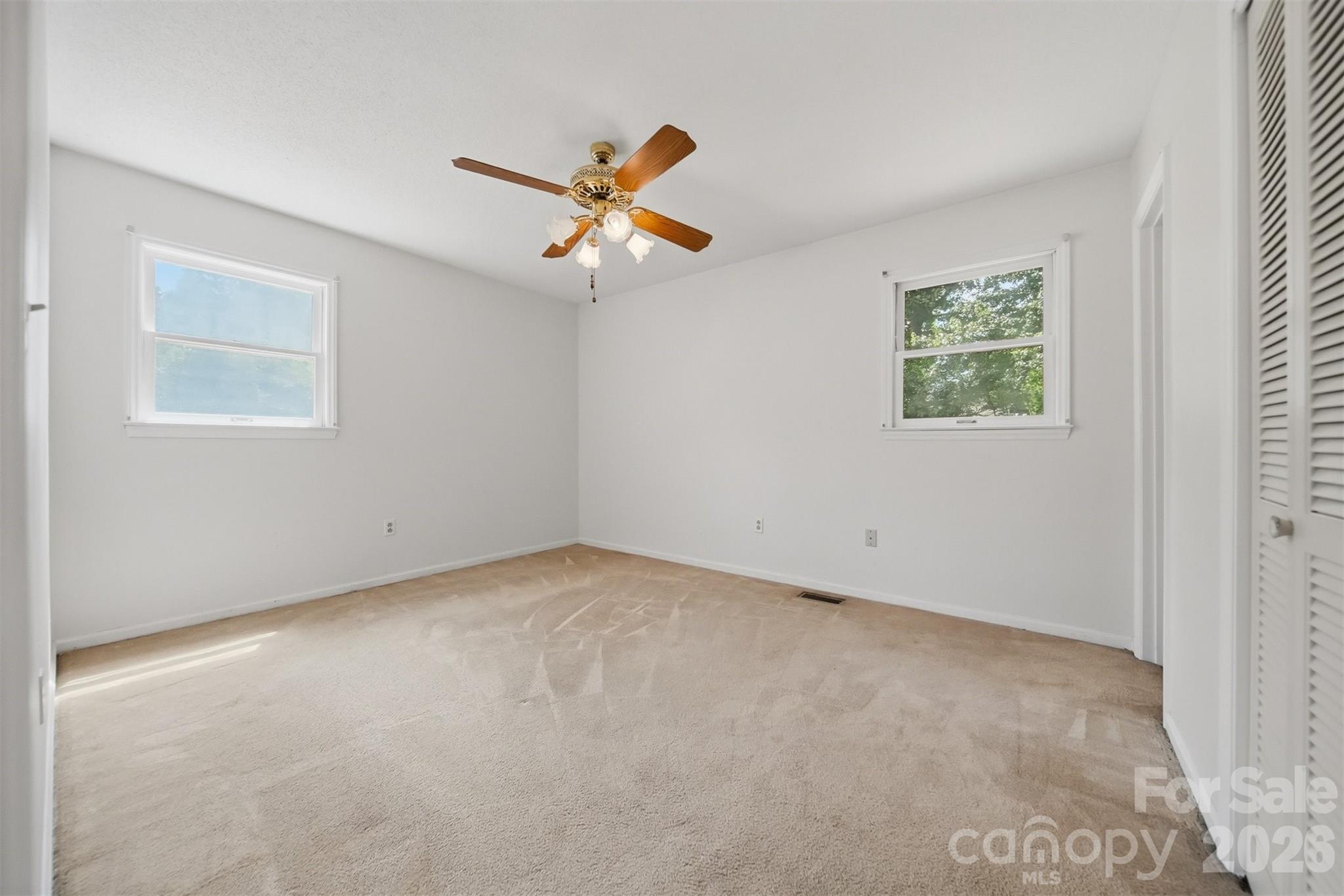 3315 23rd Street NE — Hickory