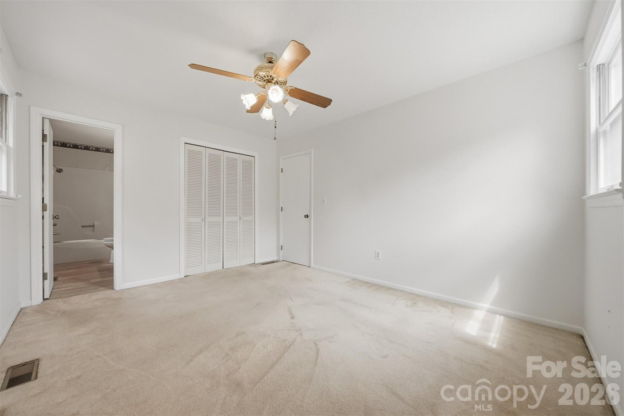 3315 23rd Street NE — Hickory