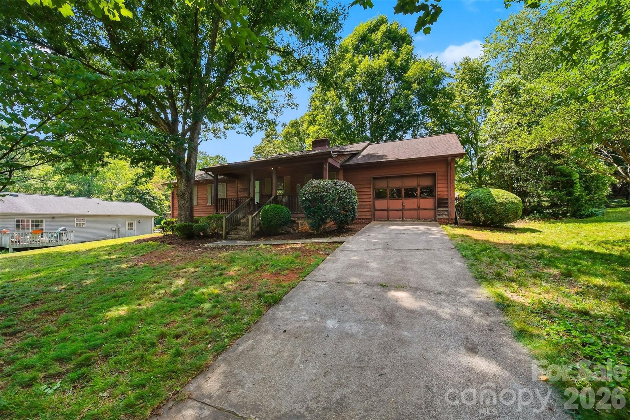 3315 23rd Street NE — Hickory