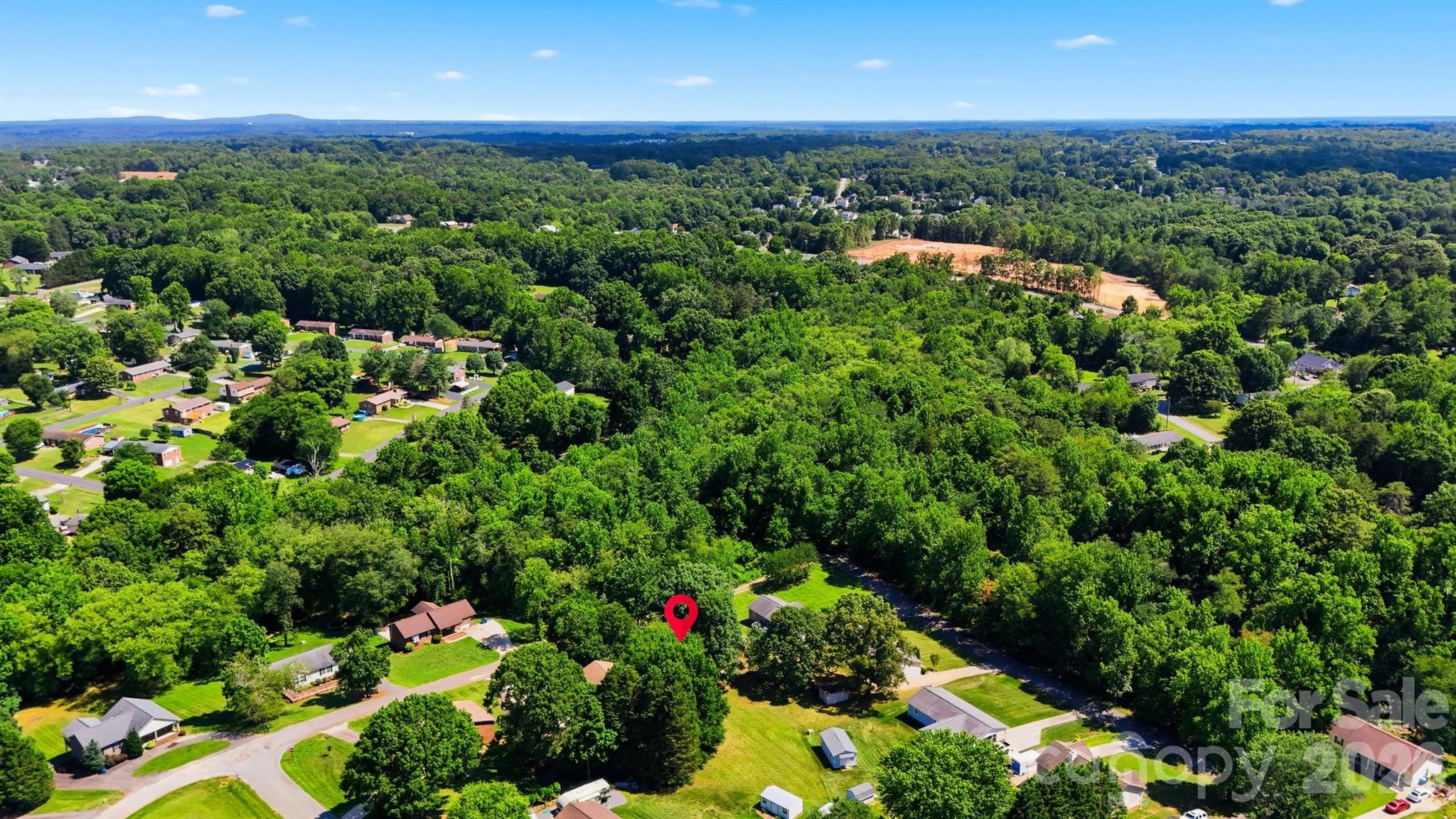 3315 23rd Street NE — Hickory