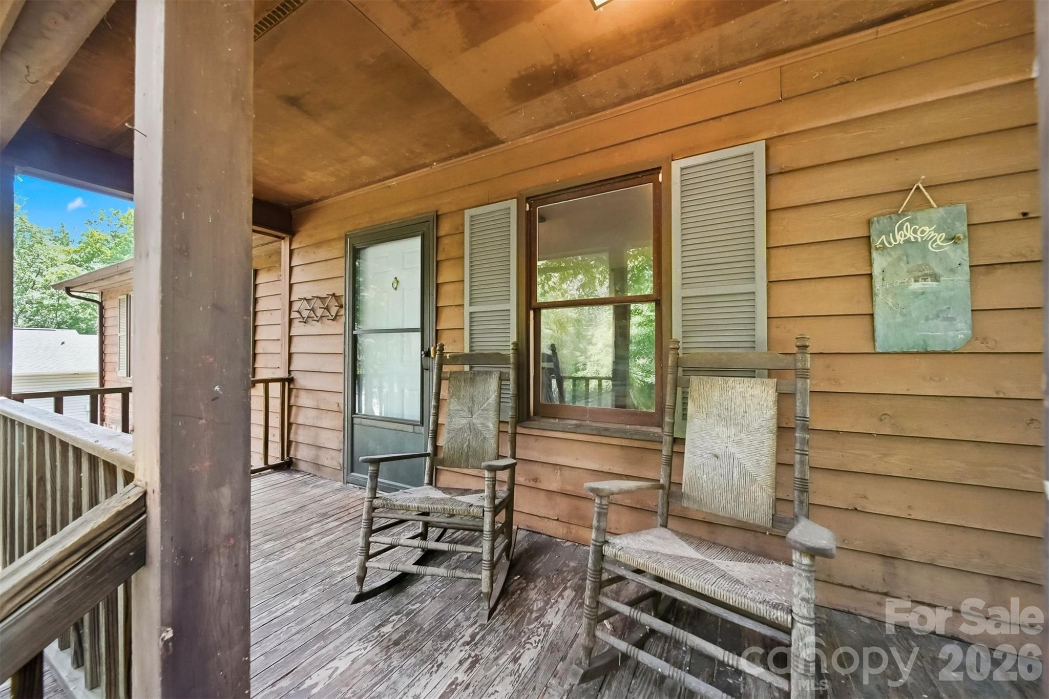 3315 23rd Street NE — Hickory