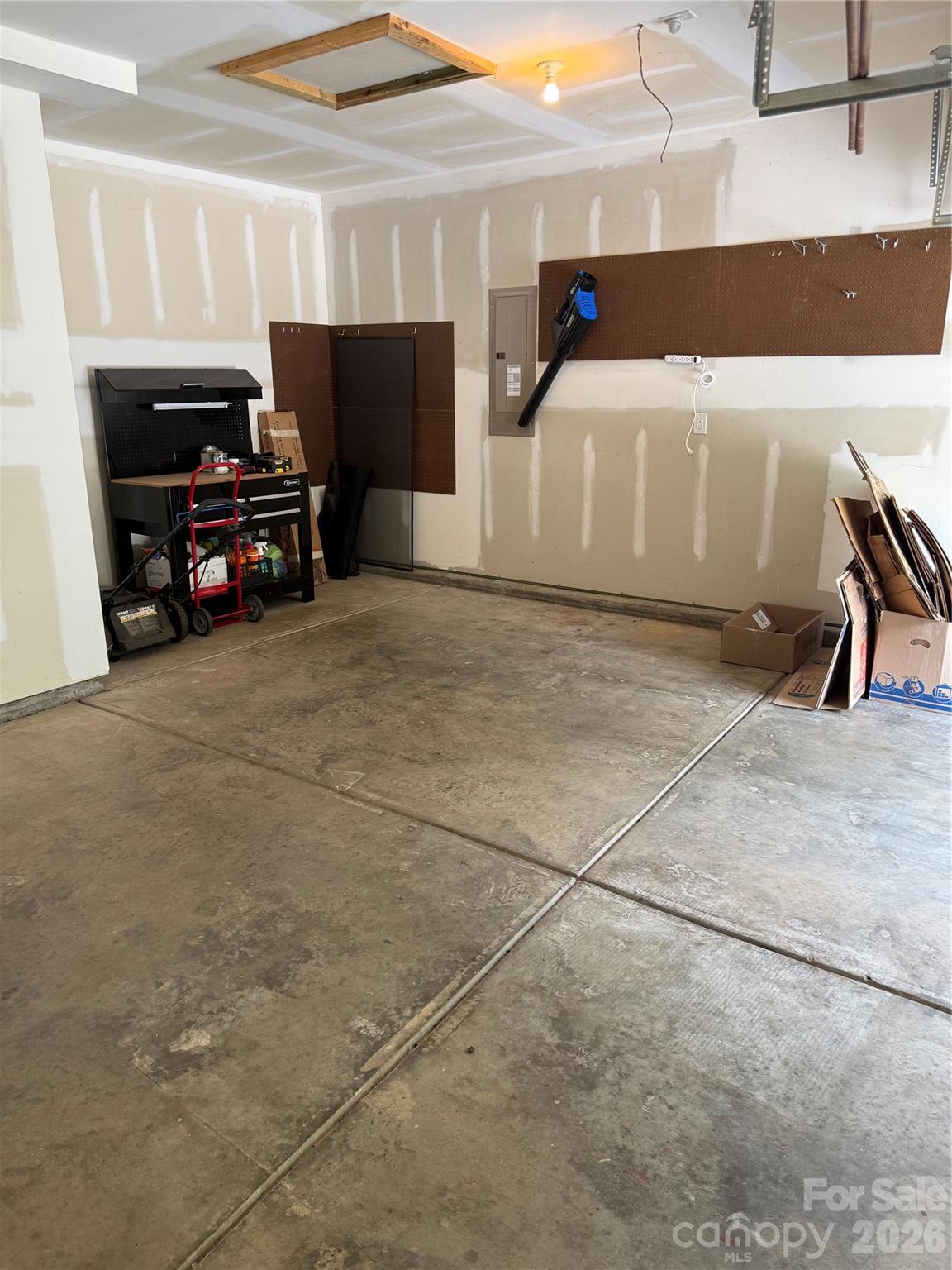 2348 Lake Vista Drive — Mount Holly