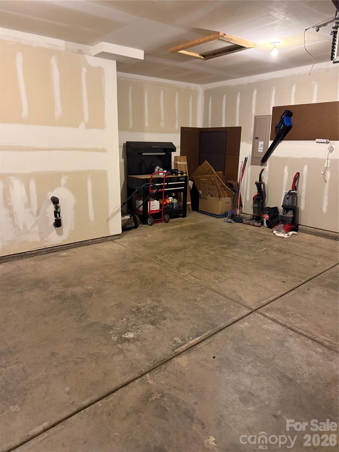 2348 Lake Vista Drive — Mount Holly