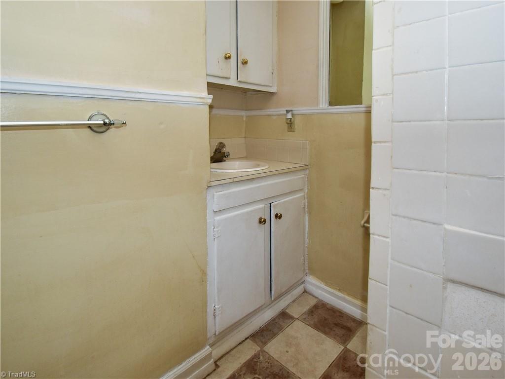 517 N Cameron Avenue — Winston Salem