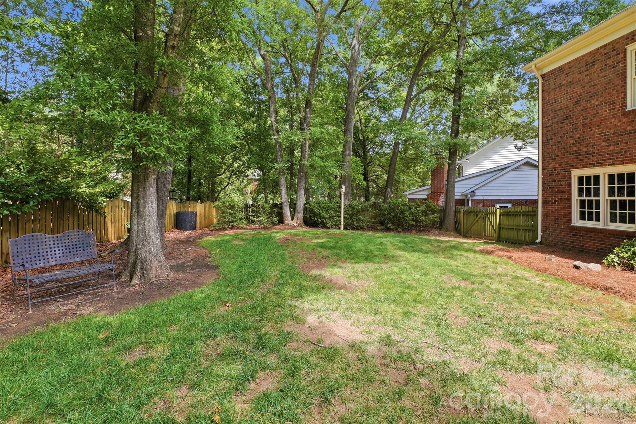 516 Eastville Court — Matthews