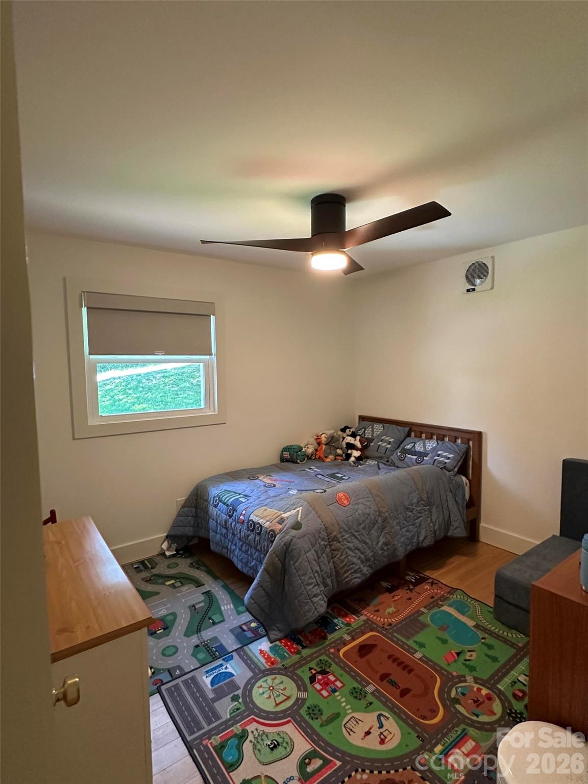10 Oakwood Drive — Weaverville