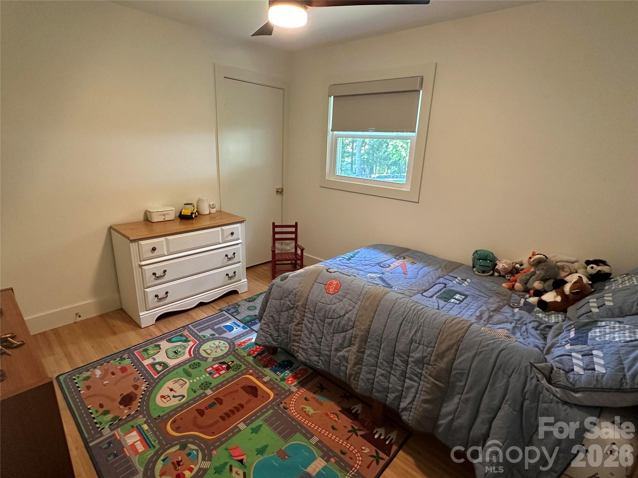 10 Oakwood Drive — Weaverville
